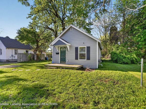 320 E Hodge Avenue, Lansing, MI 48910