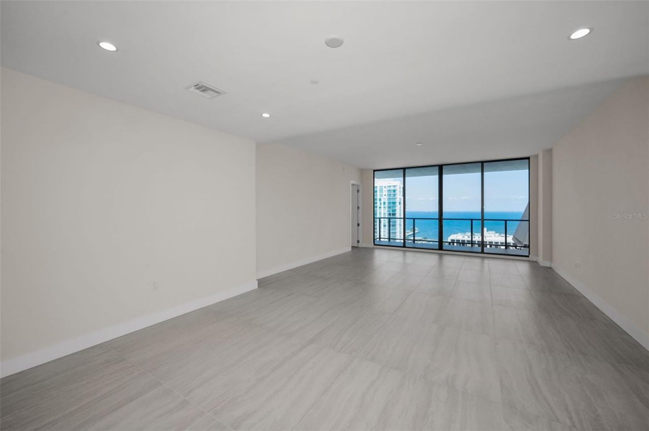 275 1st Avenue S, Unit 3503, Saint Petersburg, FL 33701 Photo
