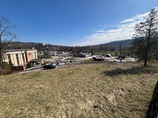 12 12 Corliss Terrace, Wheeling, WV 26003