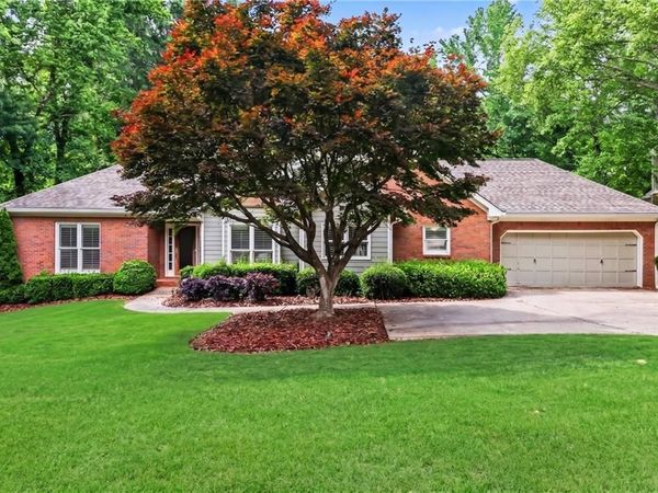 560 Flying Scot Way , Alpharetta, GA 30005