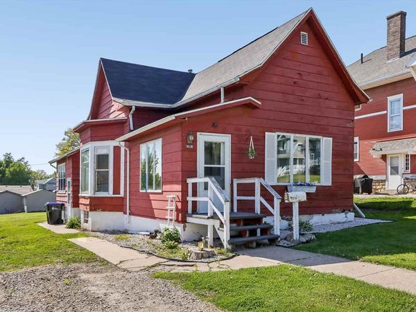 1514 7th Avenue, Belle Plaine, IA 52208
