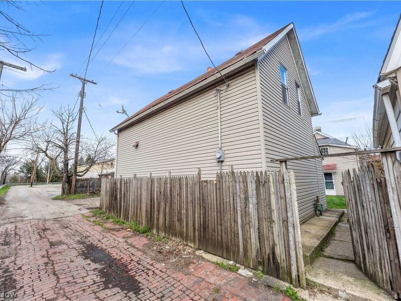 7945 Lorain Avenue, Unit 7947/Back, Cleveland, OH 44102 Photo 21