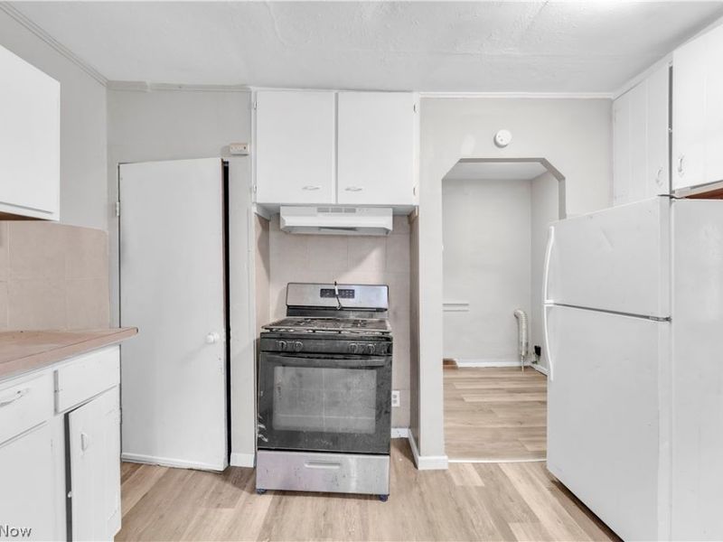 7945 Lorain Avenue, Unit 7947/Back, Cleveland, OH 44102 Photo 8