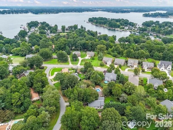 21021 Entrada Drive , Cornelius, NC 28031