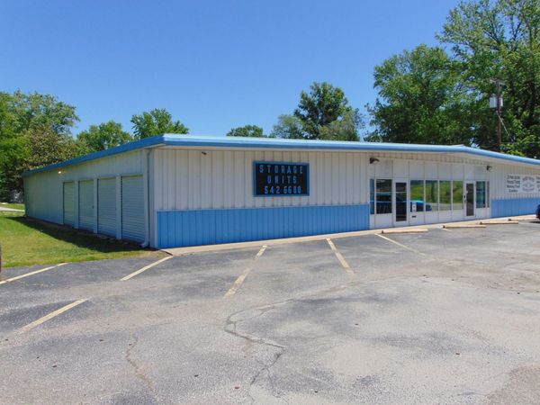 205 E Randolph Street , Pinckneyville, IL 62274