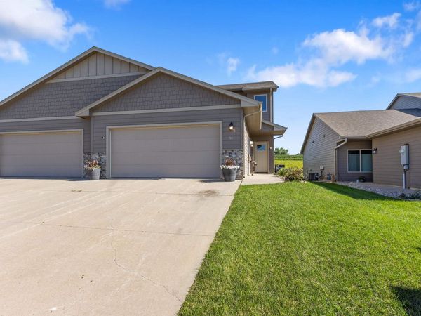 7416 E 45th St, Sioux Falls, SD 57110