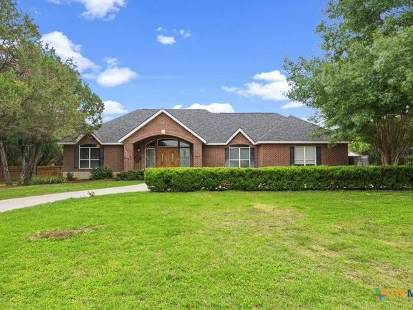 71 Horseshoe Trail , New Braunfels, TX 78130