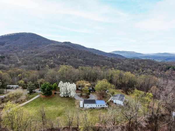 4404 Murray Hollow RD, Thaxton, VA 24174