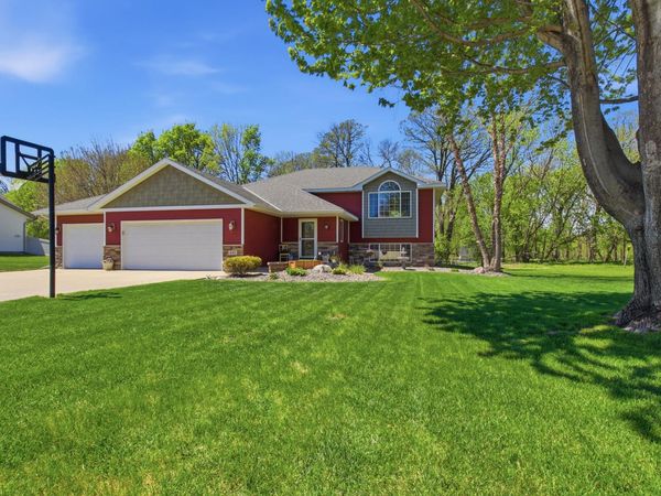 681 W River Drive, New London, MN 56273