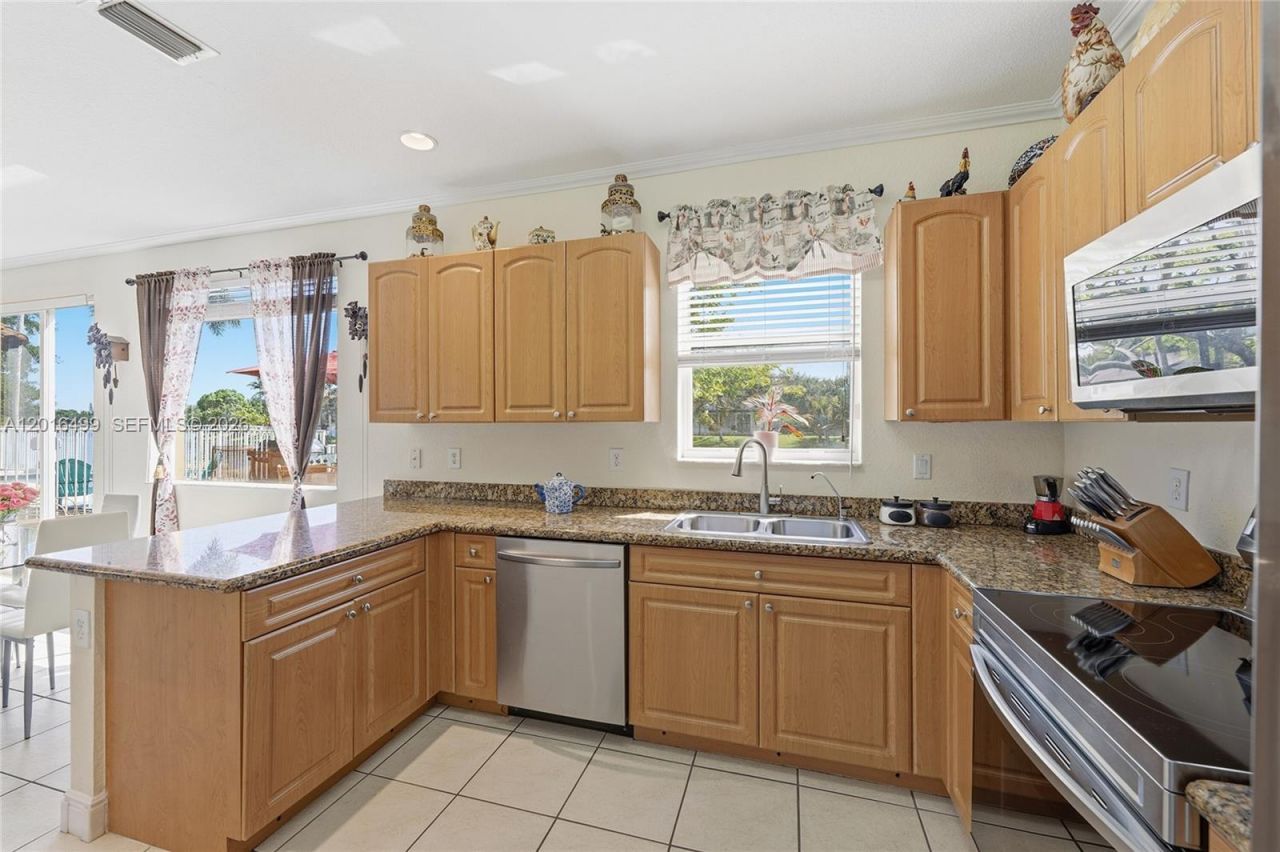 4980 SW 137th Ter, Miramar, FL 33027 Photo