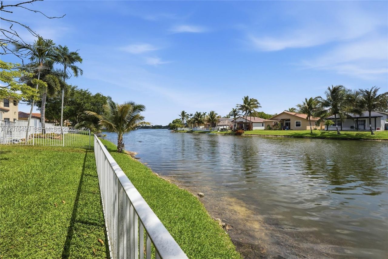 4980 SW 137th Ter, Miramar, FL 33027 Photo