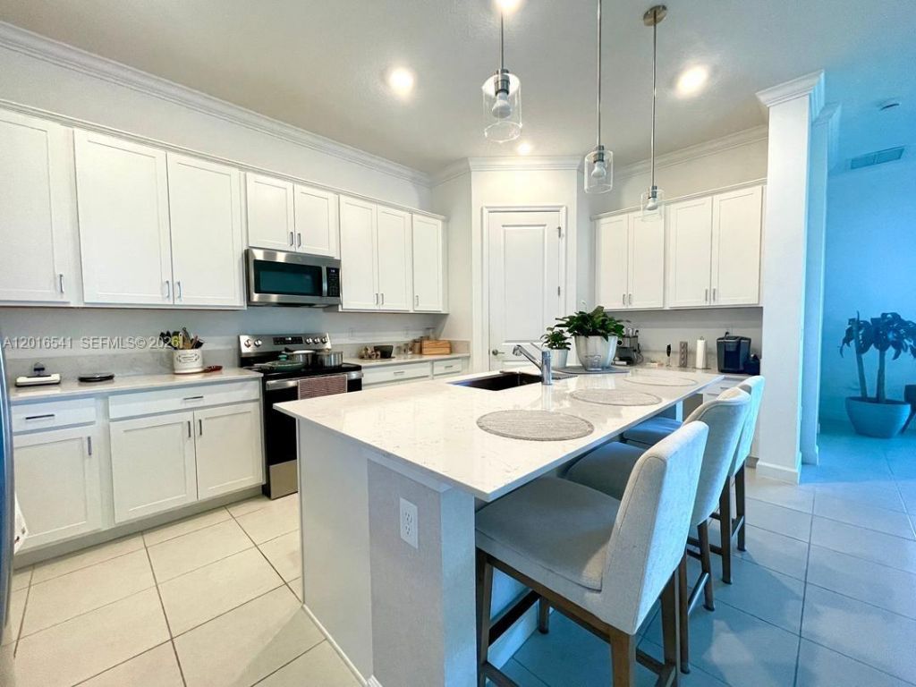 1217 SE Crosswood Way , Port Saint Lucie, FL 34984 Photo