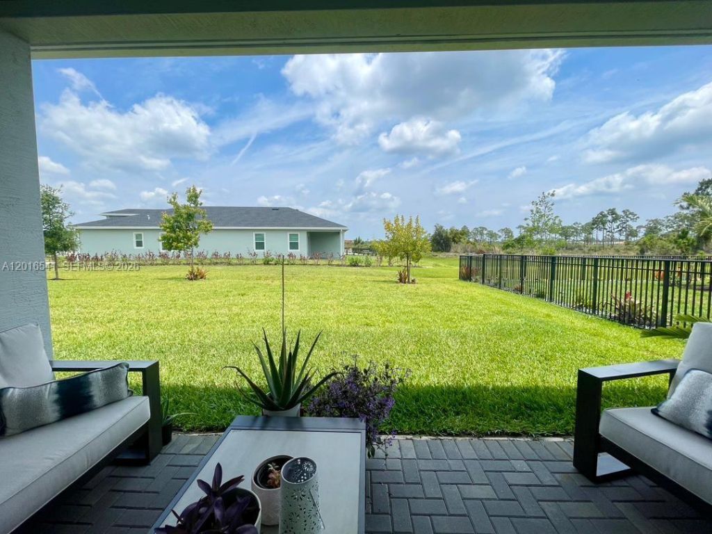 1217 SE Crosswood Way , Port Saint Lucie, FL 34984 Photo