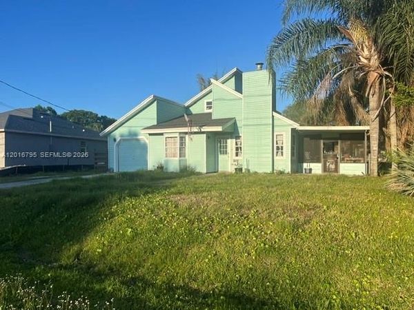 5900 Bamboo Dr, Fort Pierce, FL 34982
