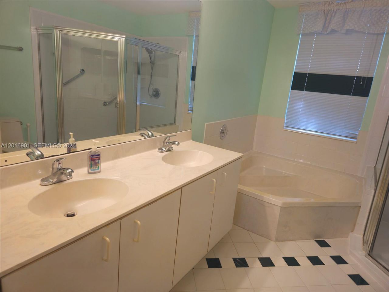 14715 Balgowan Rd , Unit 104-9, Miami Lakes, FL 33016 Photo