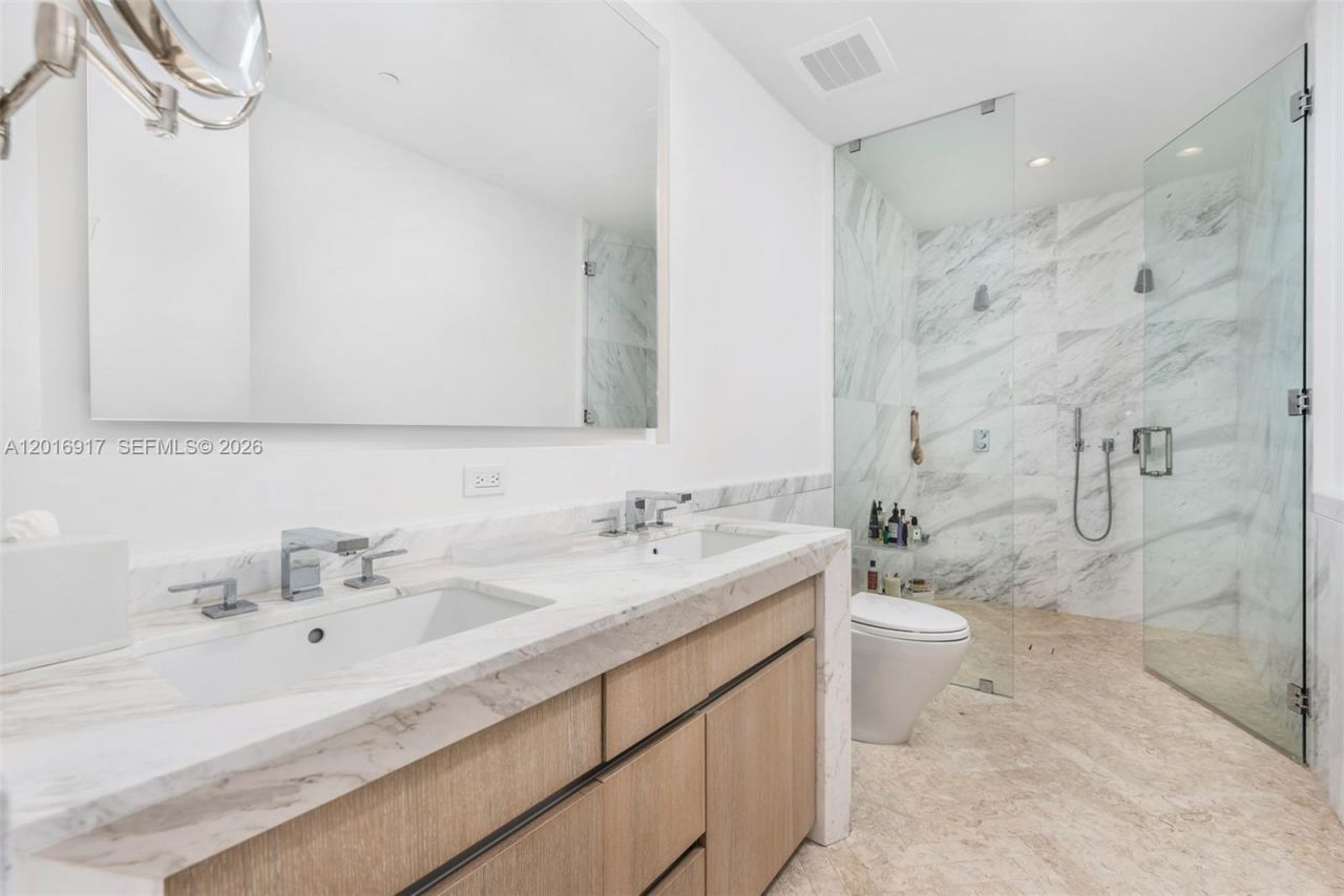2831 S Bayshore Dr , Unit 2205, Miami, FL 33133 Photo