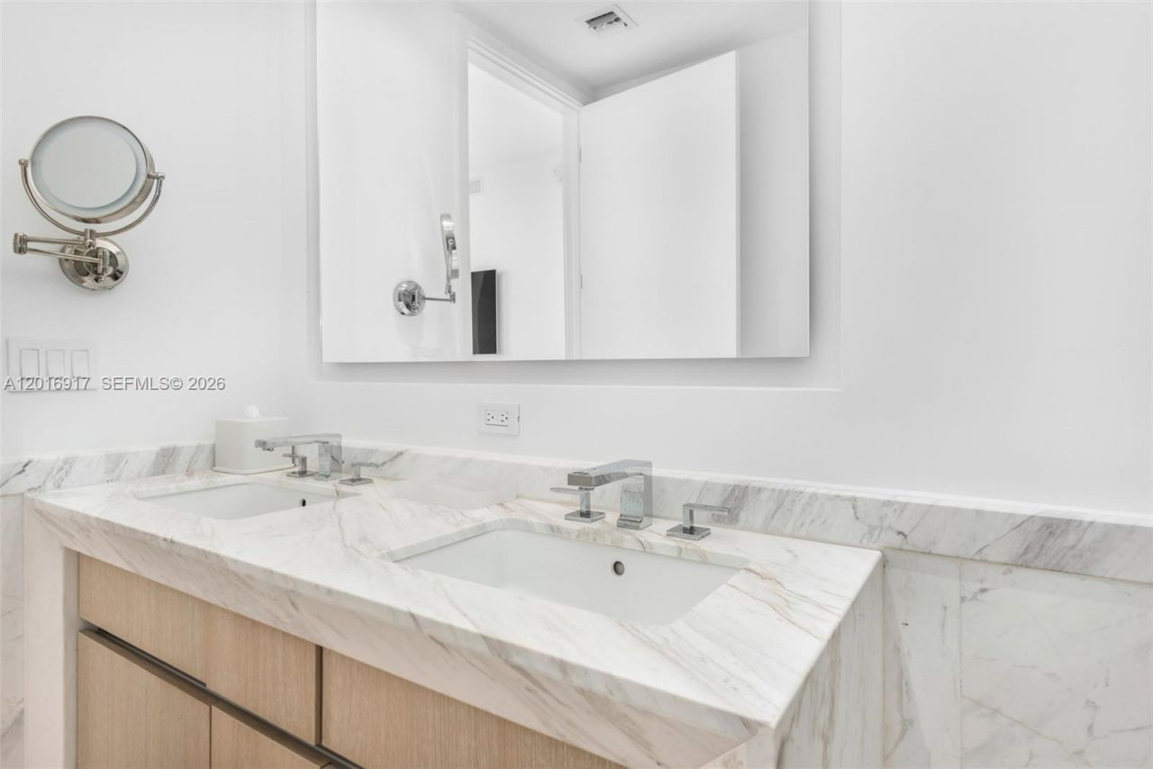 2831 S Bayshore Dr , Unit 2205, Miami, FL 33133 Photo