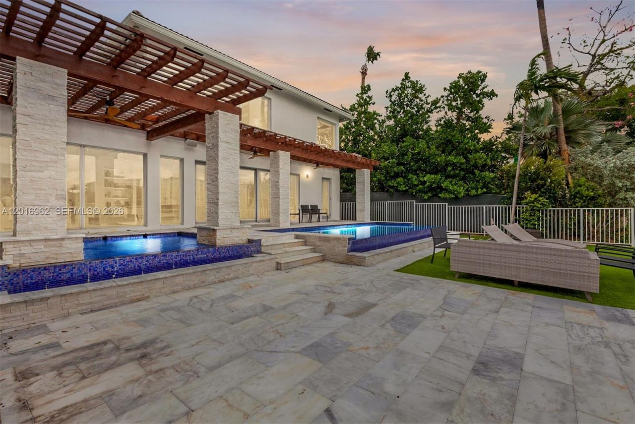 9380 Bay Drive , Surfside, FL 33154 Photo