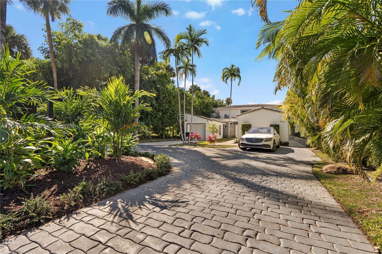 9380 Bay Drive , Surfside, FL 33154 Photo