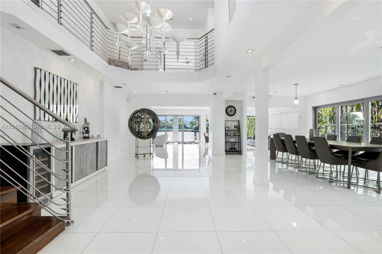 9380 Bay Drive , Surfside, FL 33154 Photo