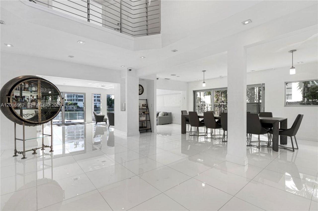 9380 Bay Drive , Surfside, FL 33154 Photo