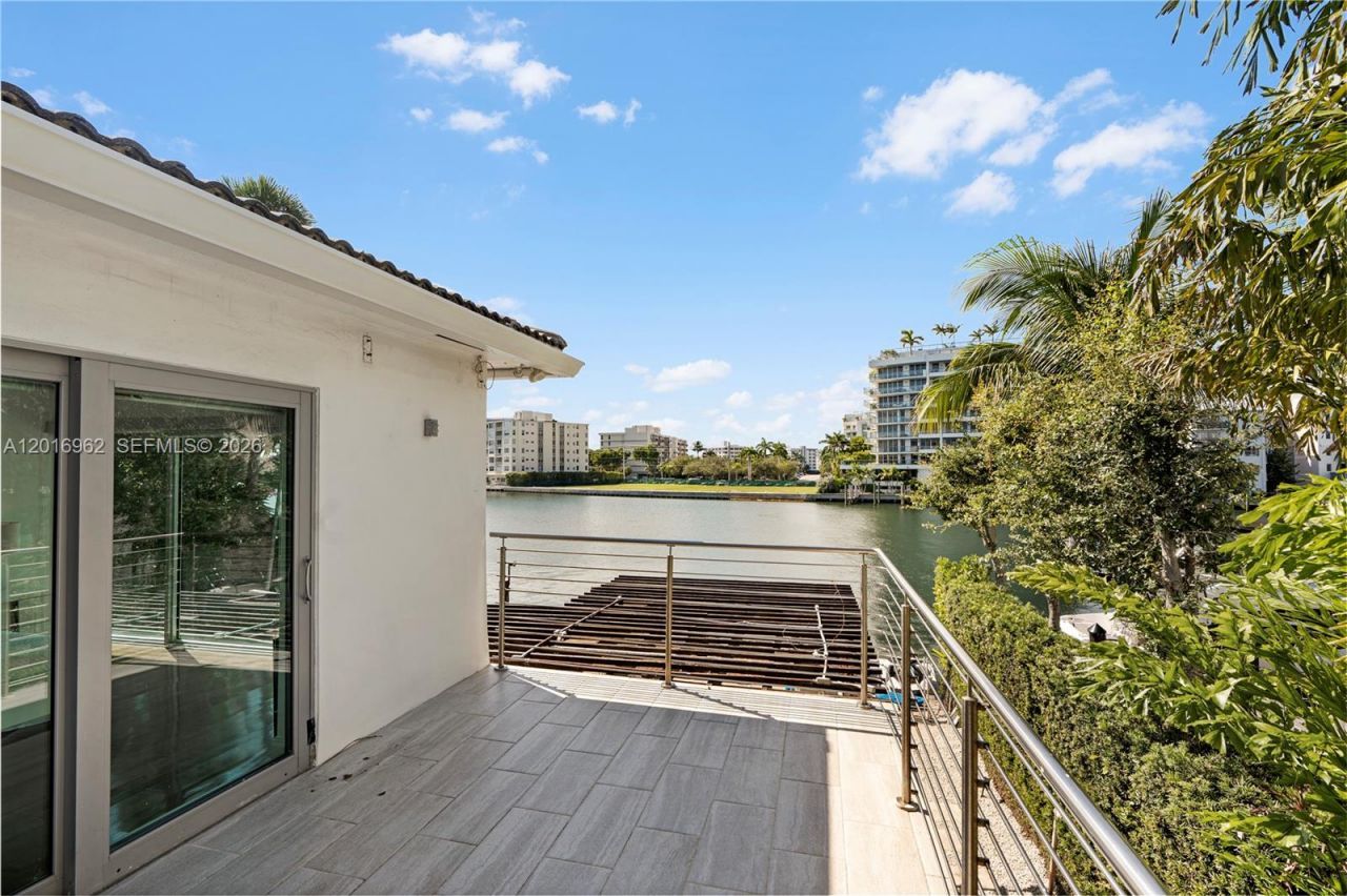 9380 Bay Drive , Surfside, FL 33154 Photo