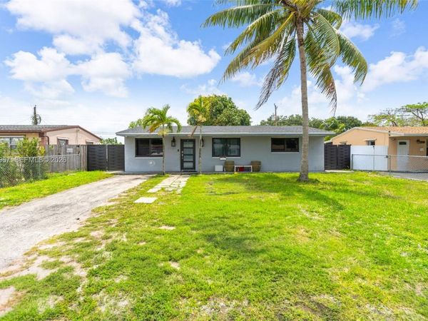 1121 N 71st Ave, Hollywood, FL 33024