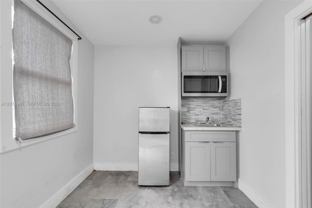 1121 N 71st Ave, Hollywood, FL 33024 Photo