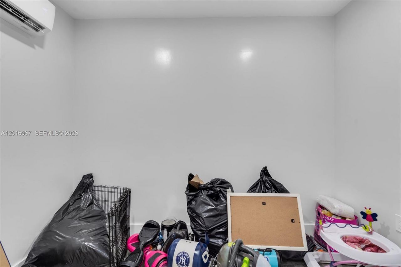 1121 N 71st Ave, Hollywood, FL 33024 Photo
