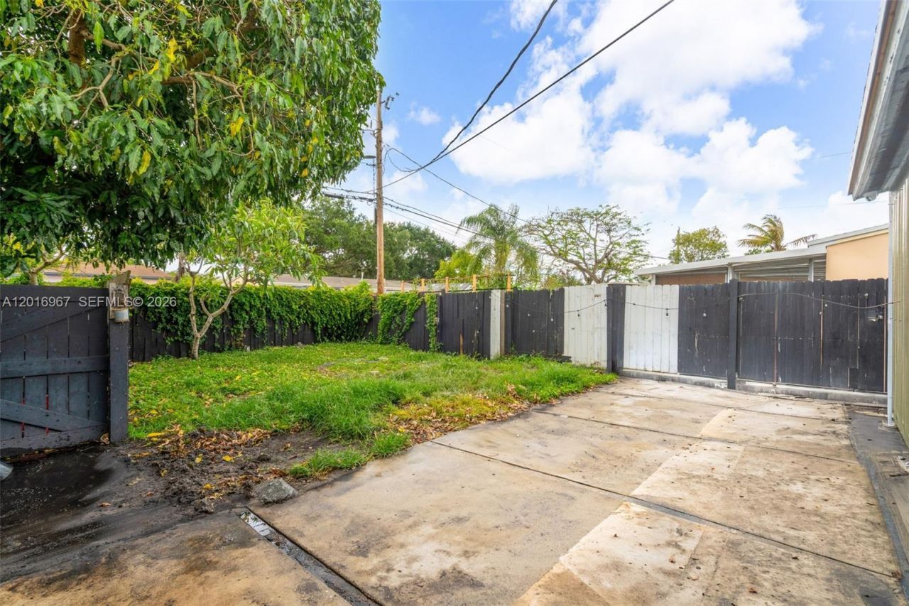 1121 N 71st Ave, Hollywood, FL 33024 Photo