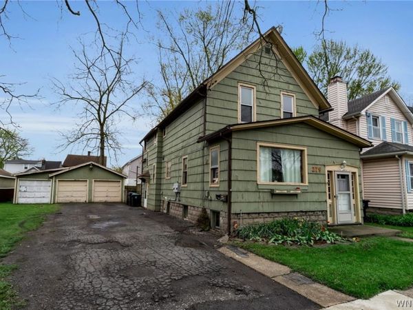 279 Niagara Street , Tonawanda, NY 14150