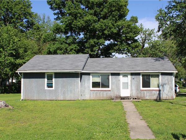 515 NW 5th Street, Hardin, MO 64035