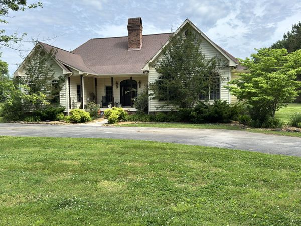 297 Royal Oak Dr , Winchester, TN 37398