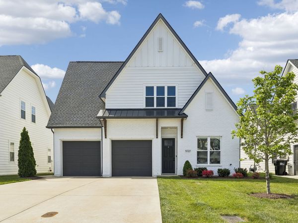 5727 Willoughby Way , Murfreesboro, TN 37129