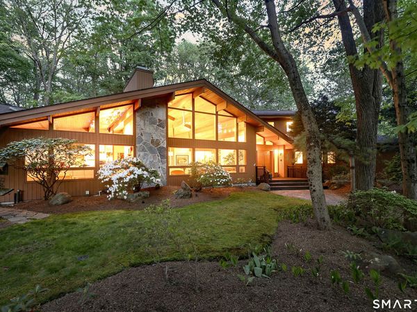 961 Green, Orange, CT 06477