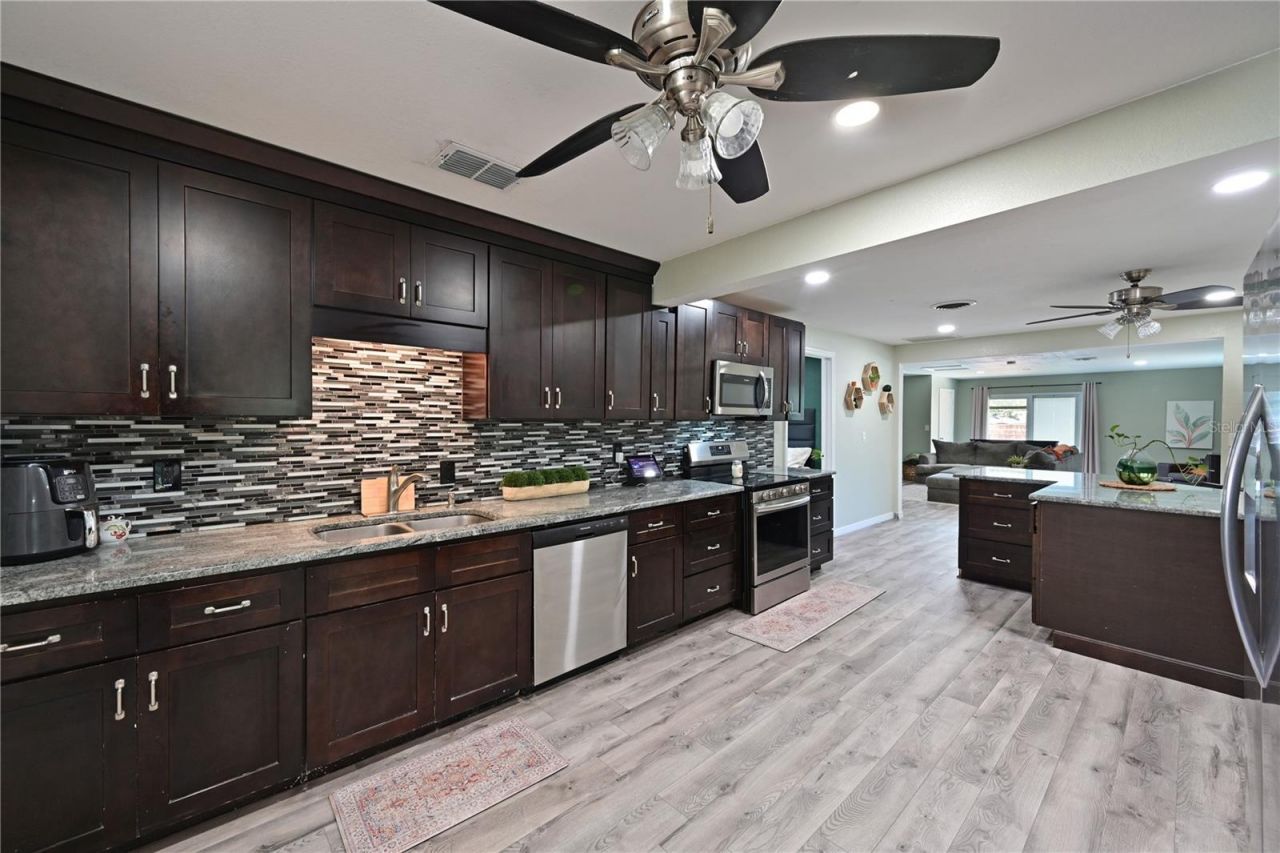 1423 12th Avenue W, Palmetto, FL 34221 Photo