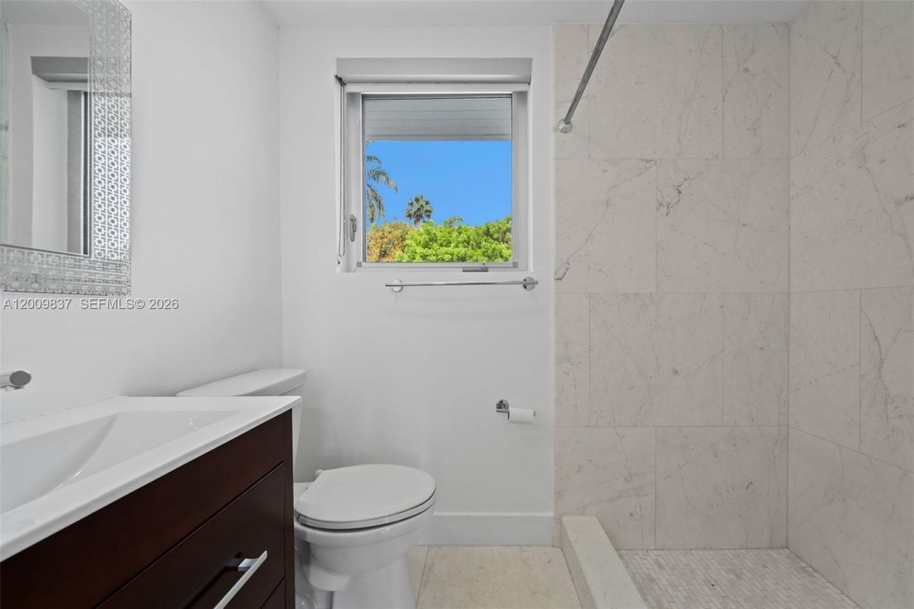 114 3 San Marino Ter, Miami Beach, FL 33139 Photo