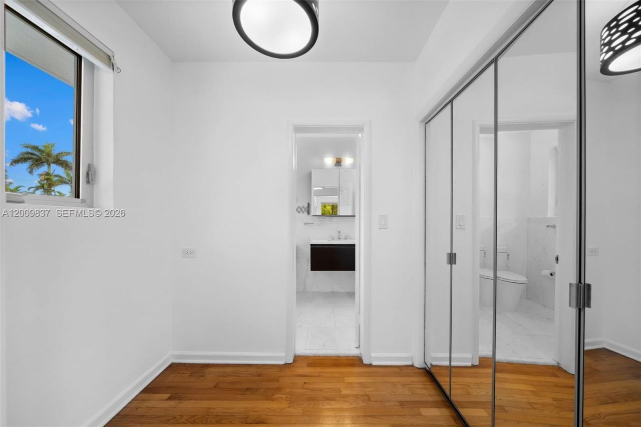 114 3 San Marino Ter, Miami Beach, FL 33139 Photo