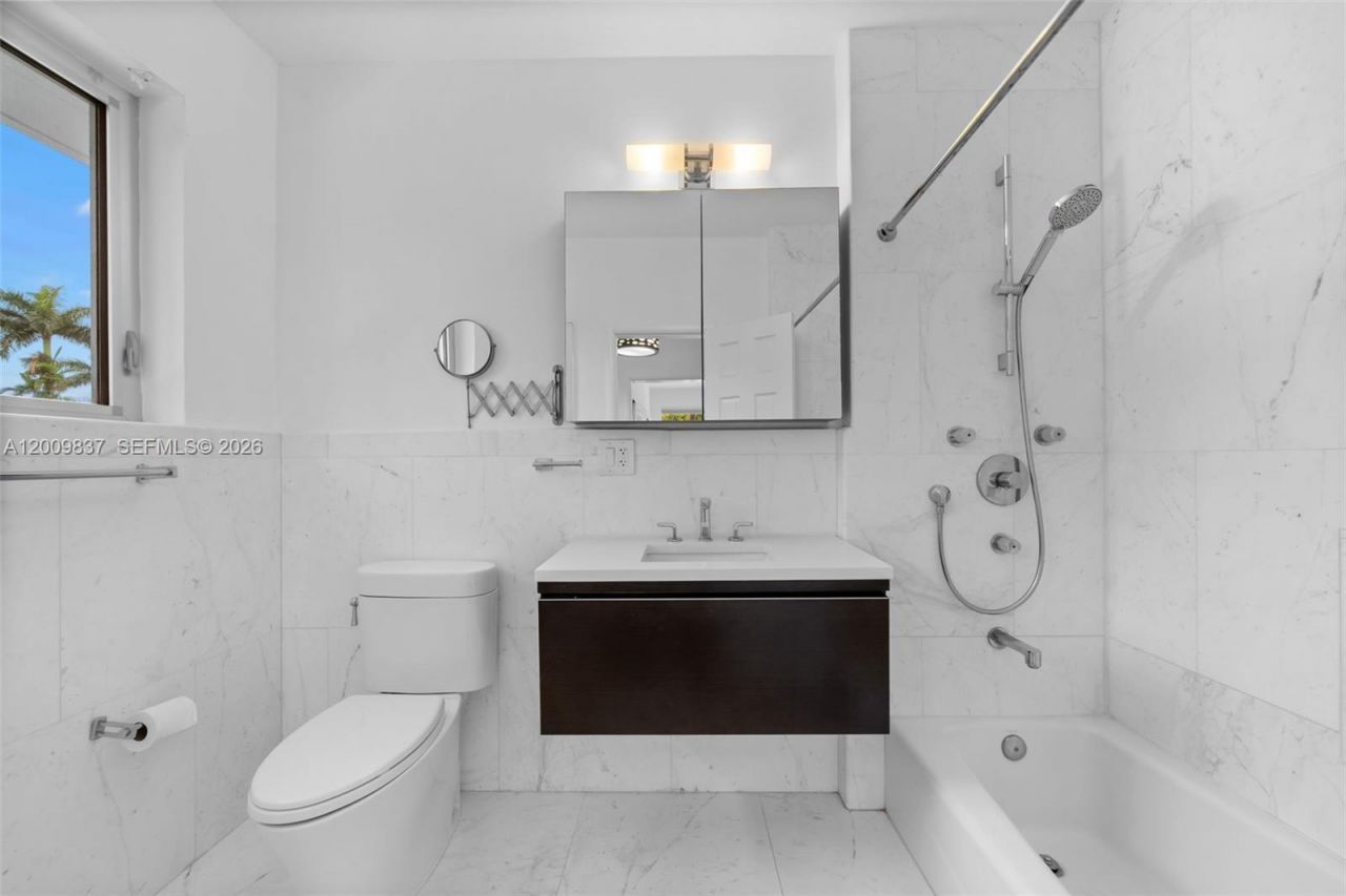 114 3 San Marino Ter, Miami Beach, FL 33139 Photo