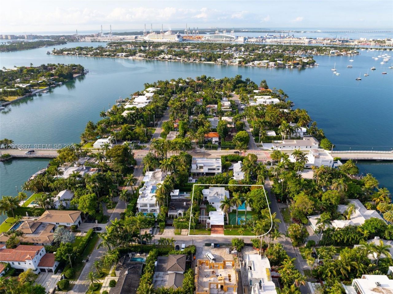 114 3 San Marino Ter, Miami Beach, FL 33139 Photo
