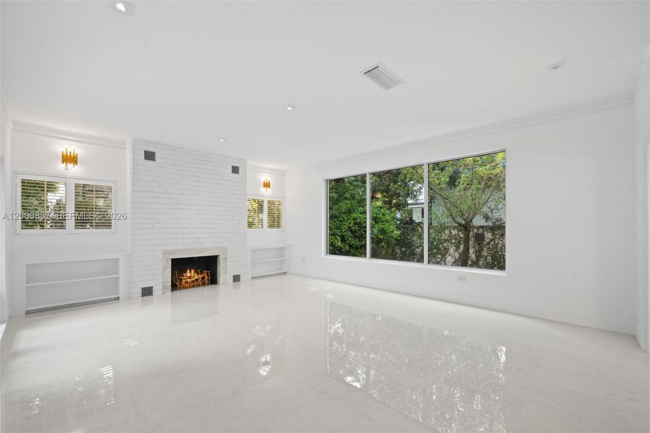 114 3 San Marino Ter, Miami Beach, FL 33139 Photo