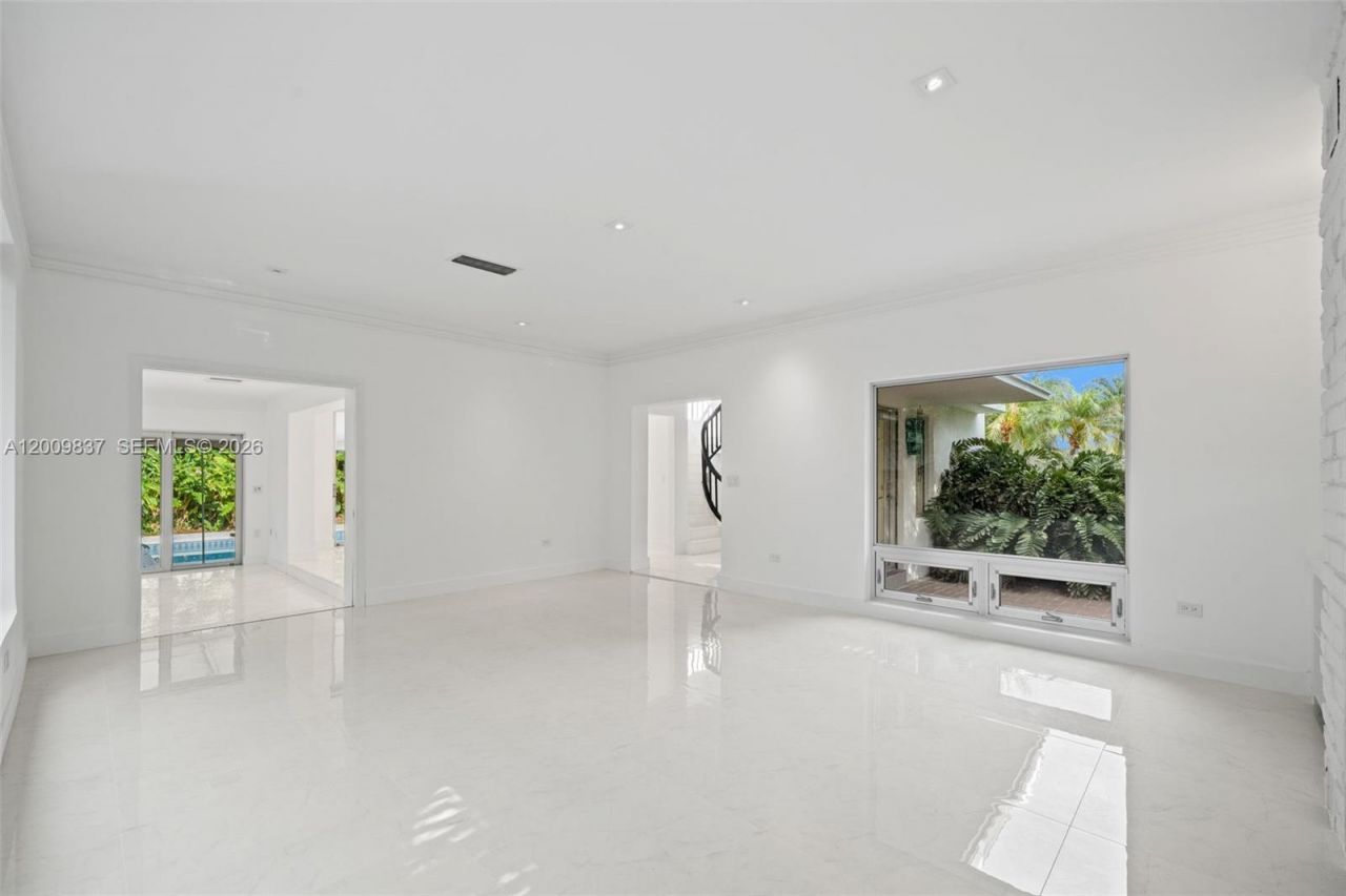 114 3 San Marino Ter, Miami Beach, FL 33139 Photo