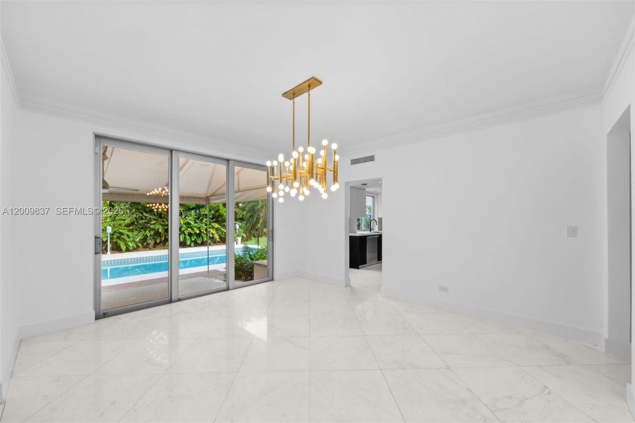 114 3 San Marino Ter, Miami Beach, FL 33139 Photo