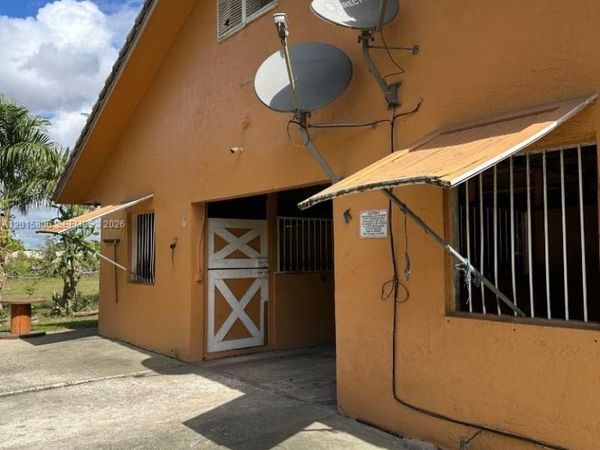 19191 SW 232nd St , Miami, FL 33170