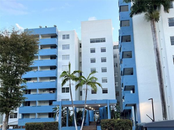 5050 NW 7th St , Unit 220, Miami, FL 33126