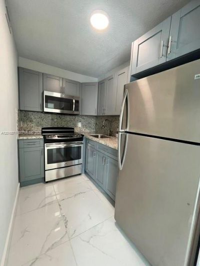 5050 NW 7th St, Unit 220, Miami, FL 33126 Photo