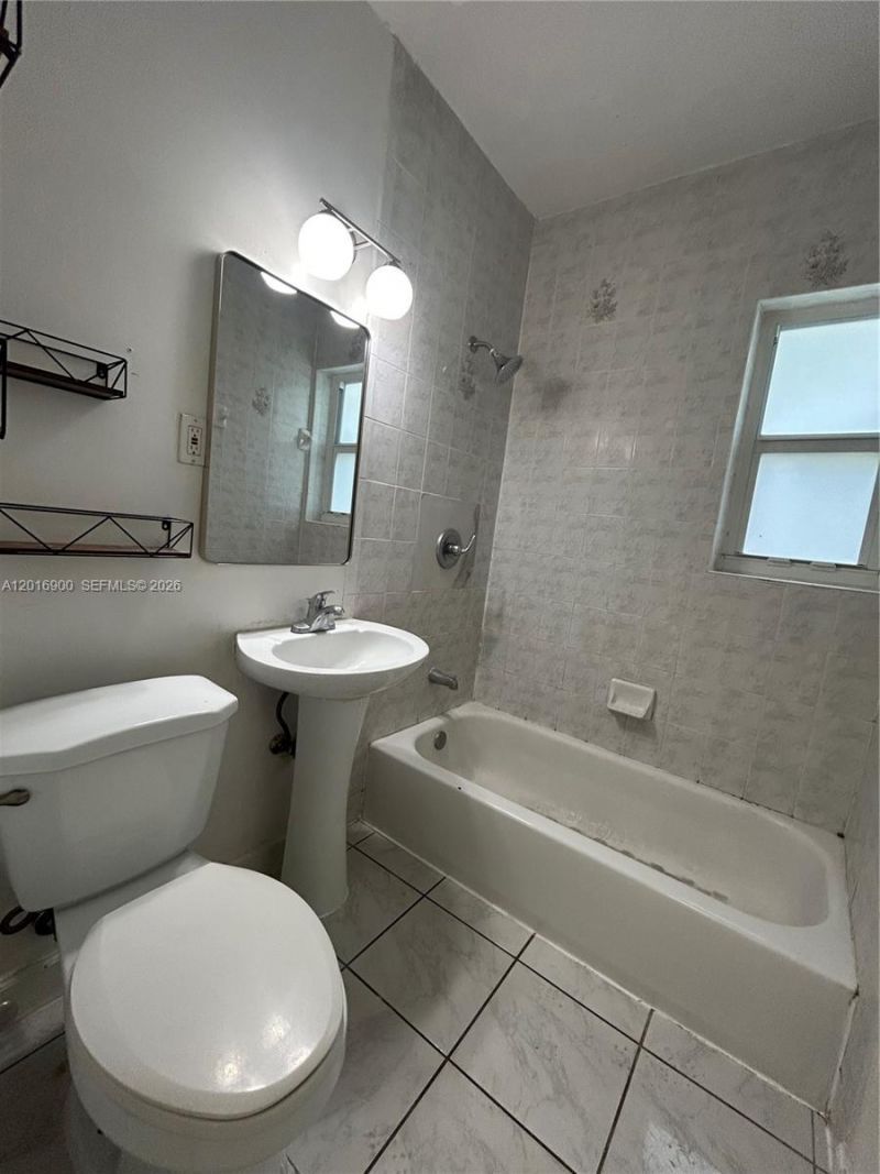 2843 SW 37th Ct , Unit W, Miami, FL 33134 Photo