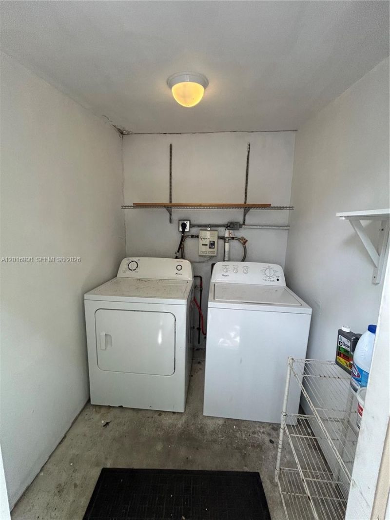 2843 SW 37th Ct , Unit W, Miami, FL 33134 Photo