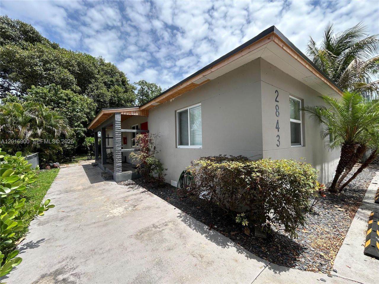 2843 SW 37th Ct , Unit W, Miami, FL 33134 Photo