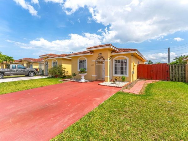 12266 SW 215th Ter , Miami, FL 33177